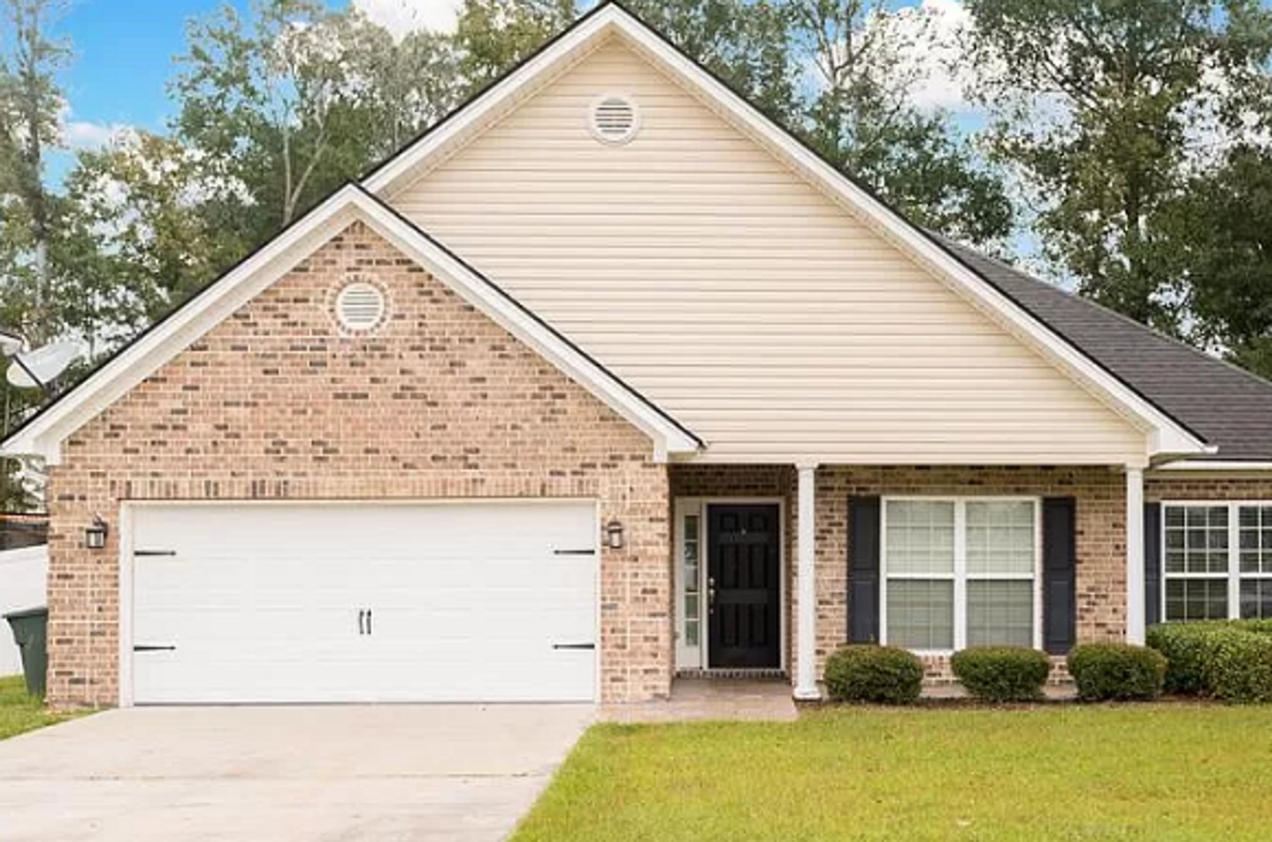 Parking, Garages And Car Spaces For Rent 20 x 10 Garage 298364